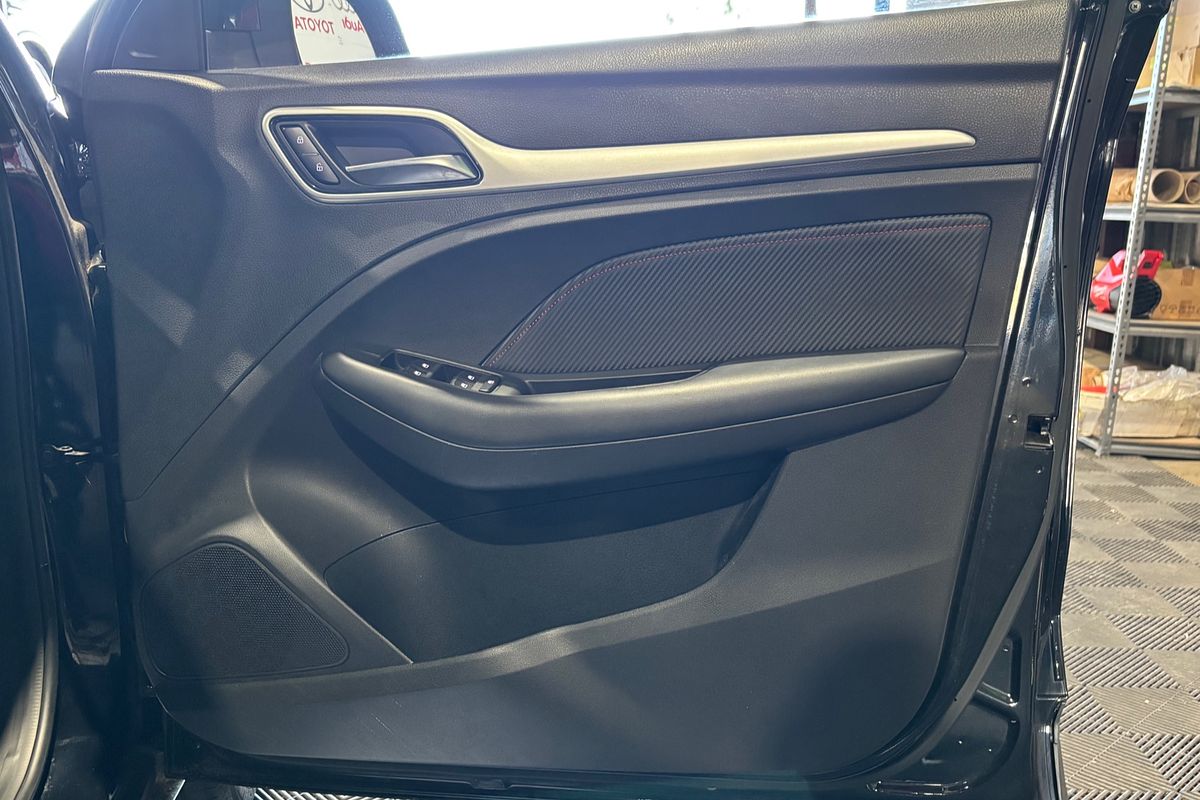 2021 MG ZS Essence AZS1