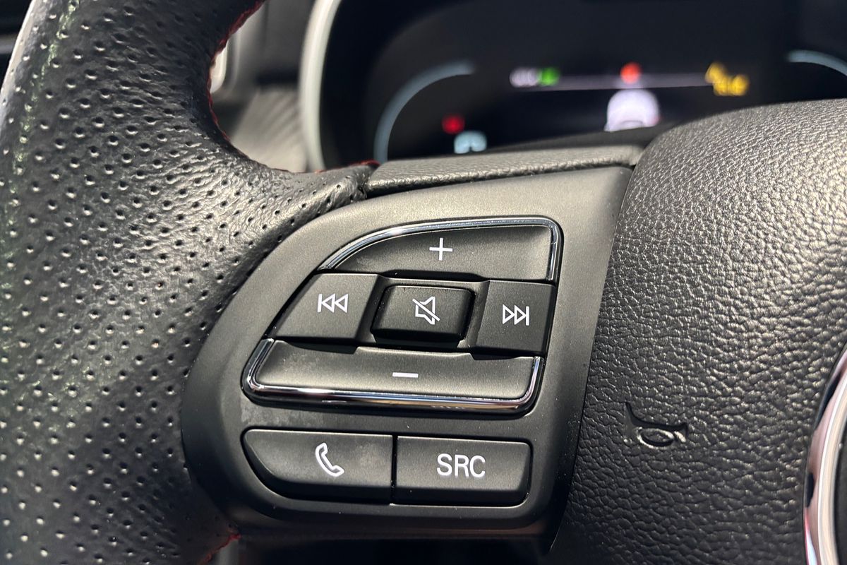 2021 MG ZS Essence AZS1