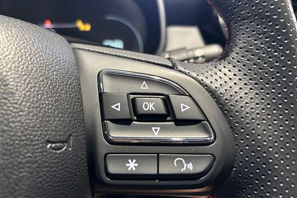 2021 MG ZS Essence AZS1