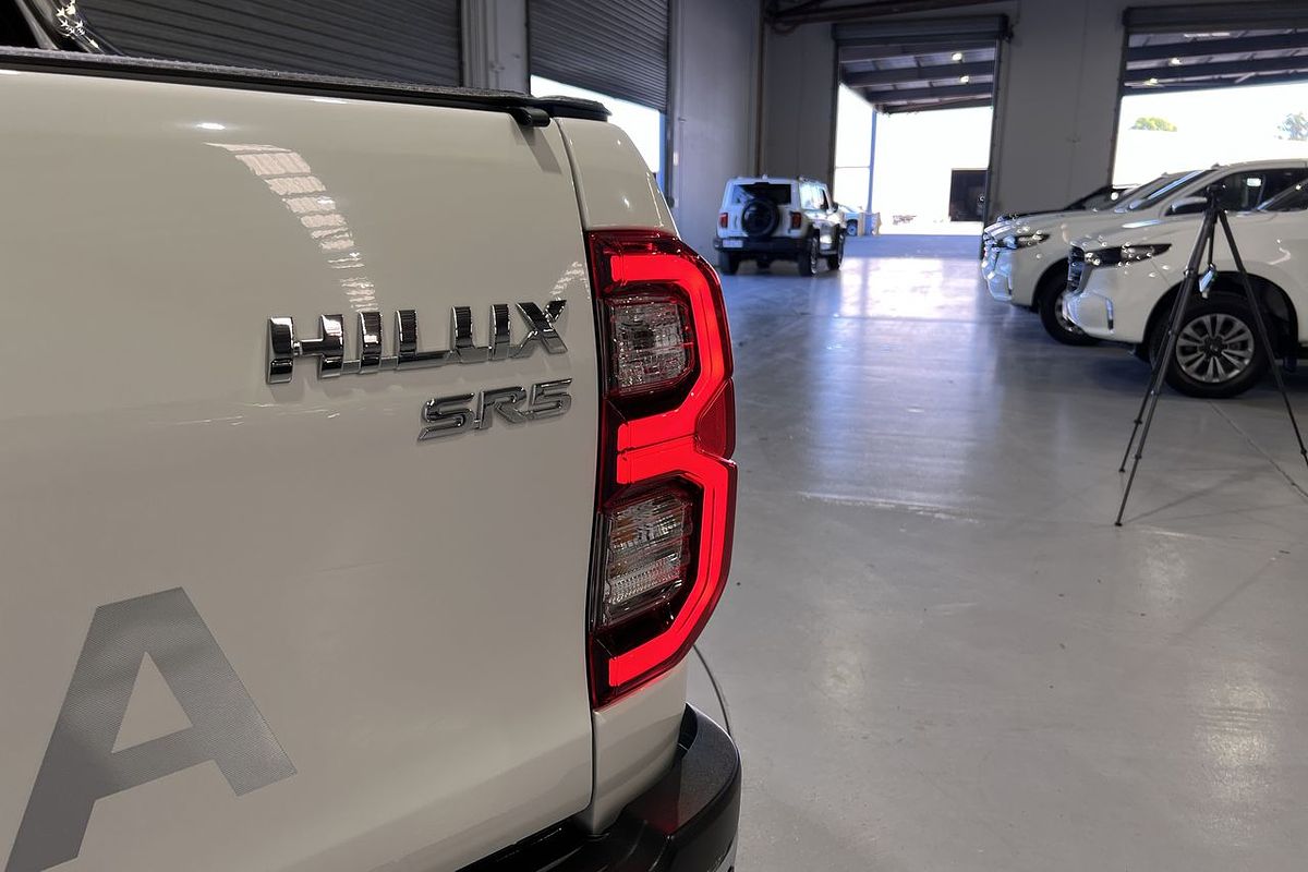 2021 Toyota Hilux SR5 GUN126R 4X4