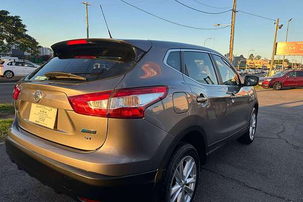 2014 Nissan Qashqai  ST