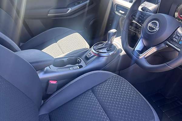 2025 Nissan JUKE ST-L F16