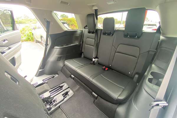 2024 Nissan Pathfinder Ti R53