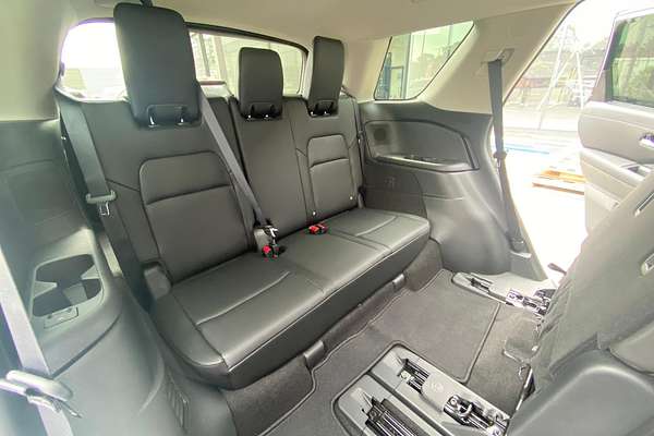 2024 Nissan Pathfinder Ti R53