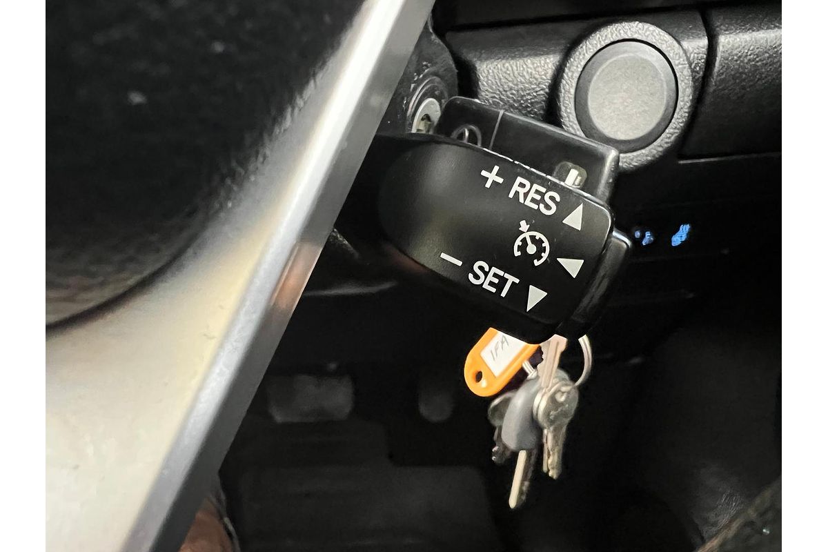2015 Toyota Hilux SR GUN126R 4X4