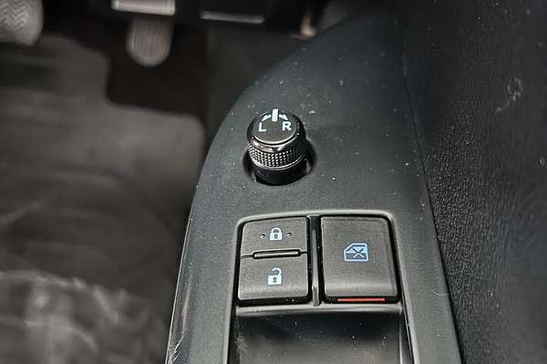 2015 Toyota Hilux SR GUN126R 4X4