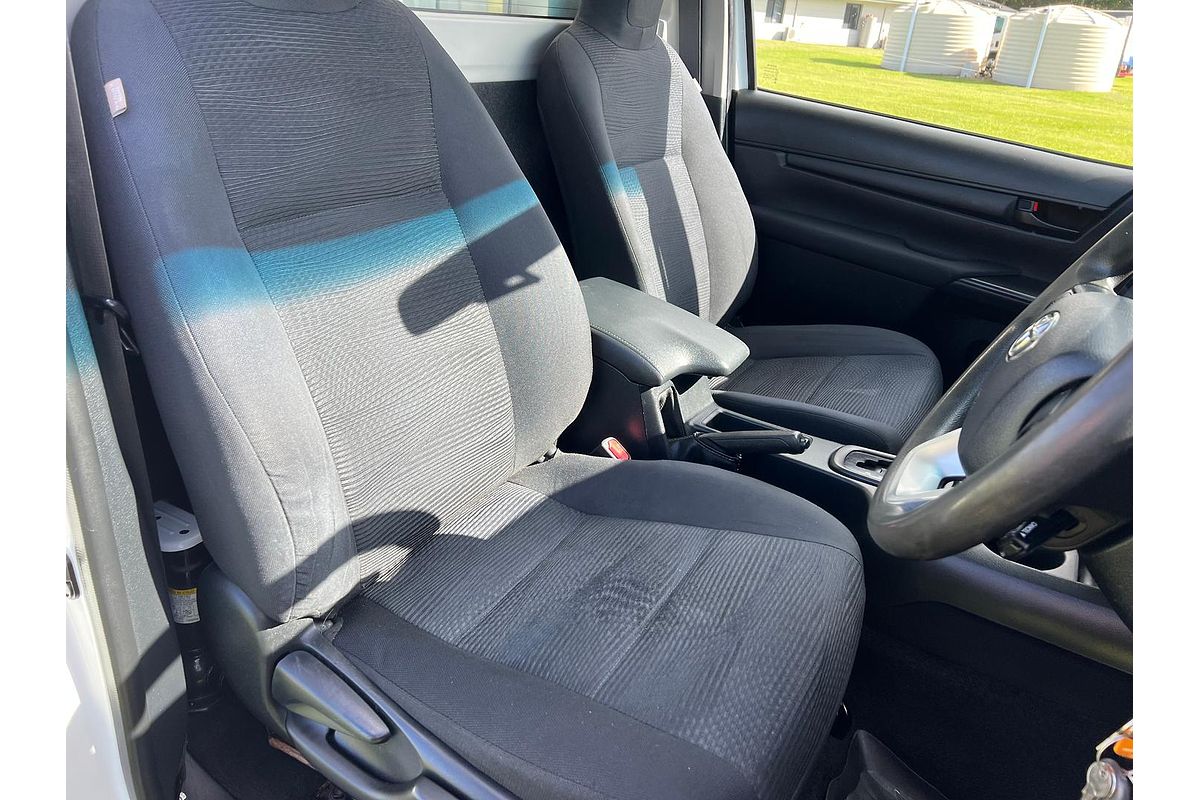 2015 Toyota Hilux SR GUN126R 4X4