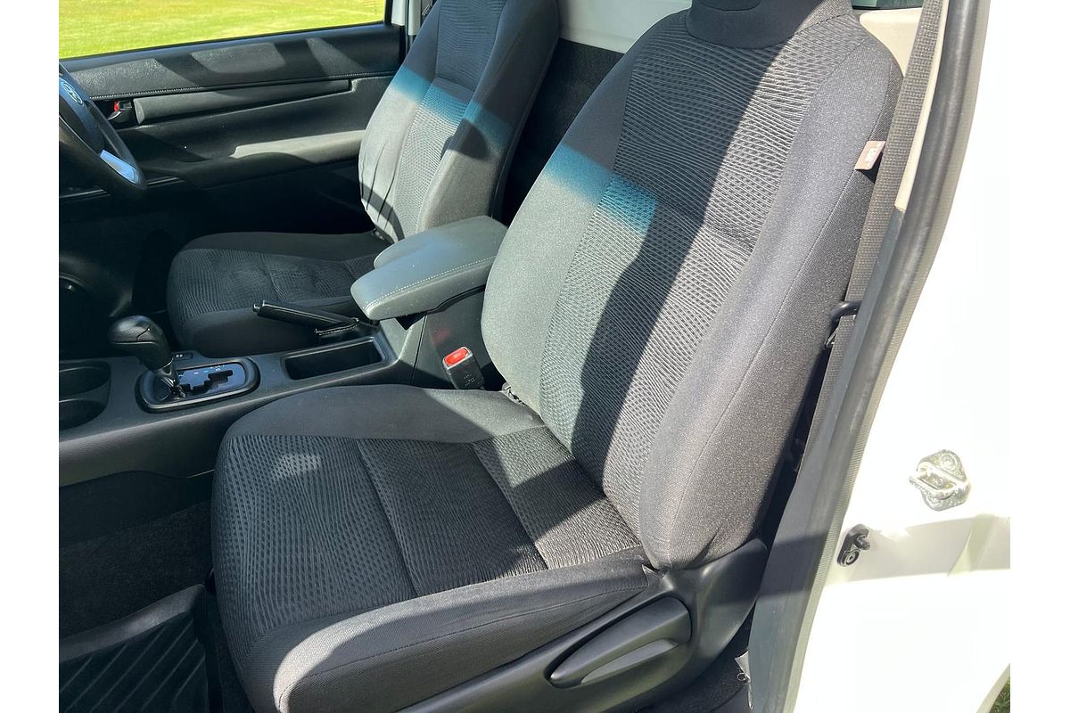 2015 Toyota Hilux SR GUN126R 4X4