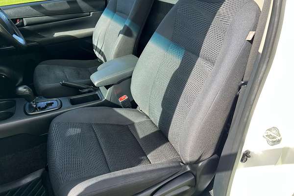 2015 Toyota Hilux SR GUN126R 4X4