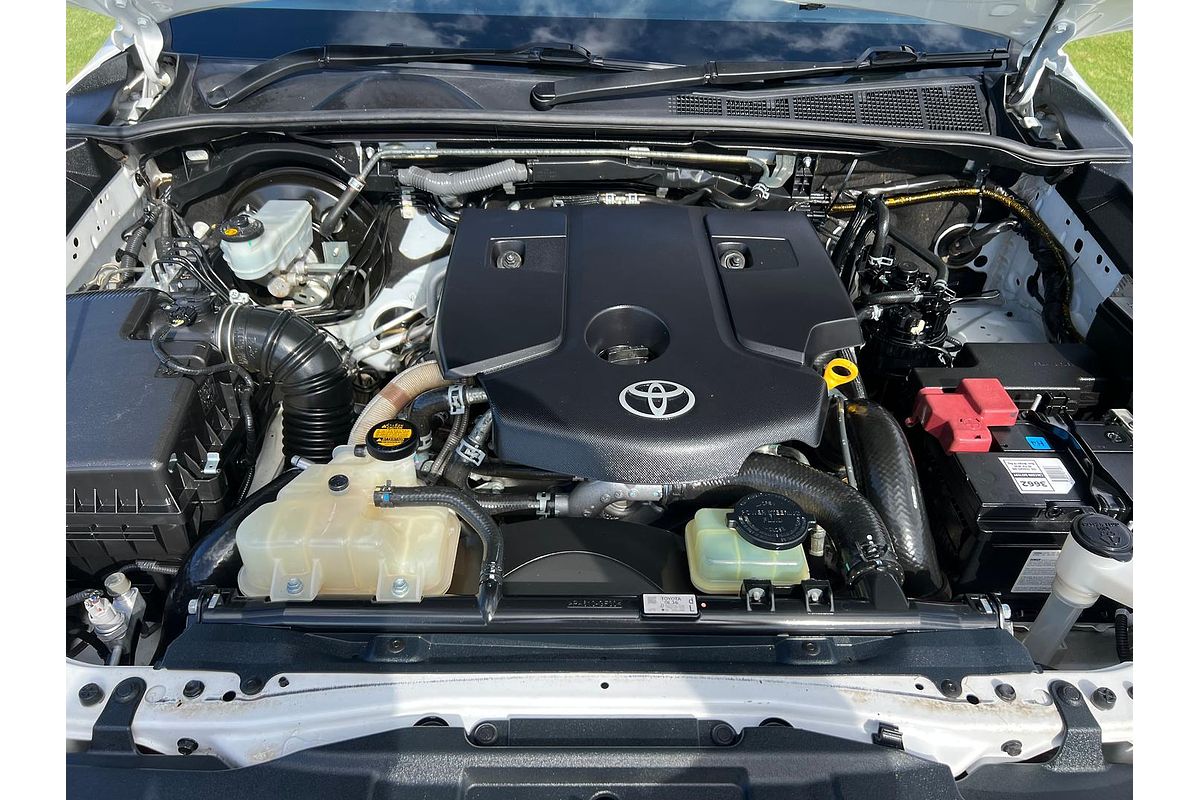 2015 Toyota Hilux SR GUN126R 4X4