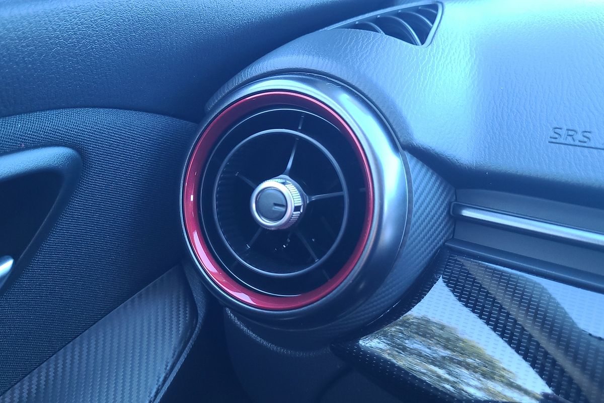 2025 Mazda 2 G15 Evolve DJ Series