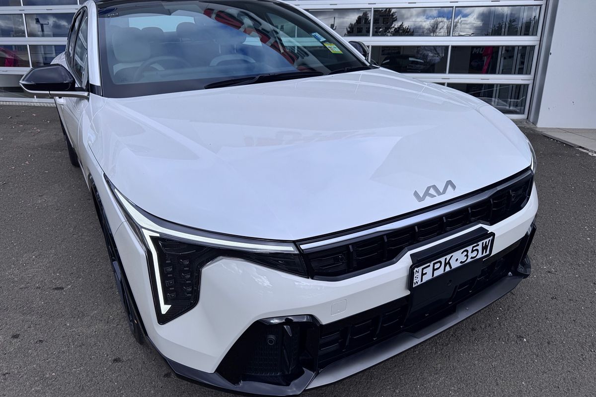 2024 Kia K4 GT-Line CL4m