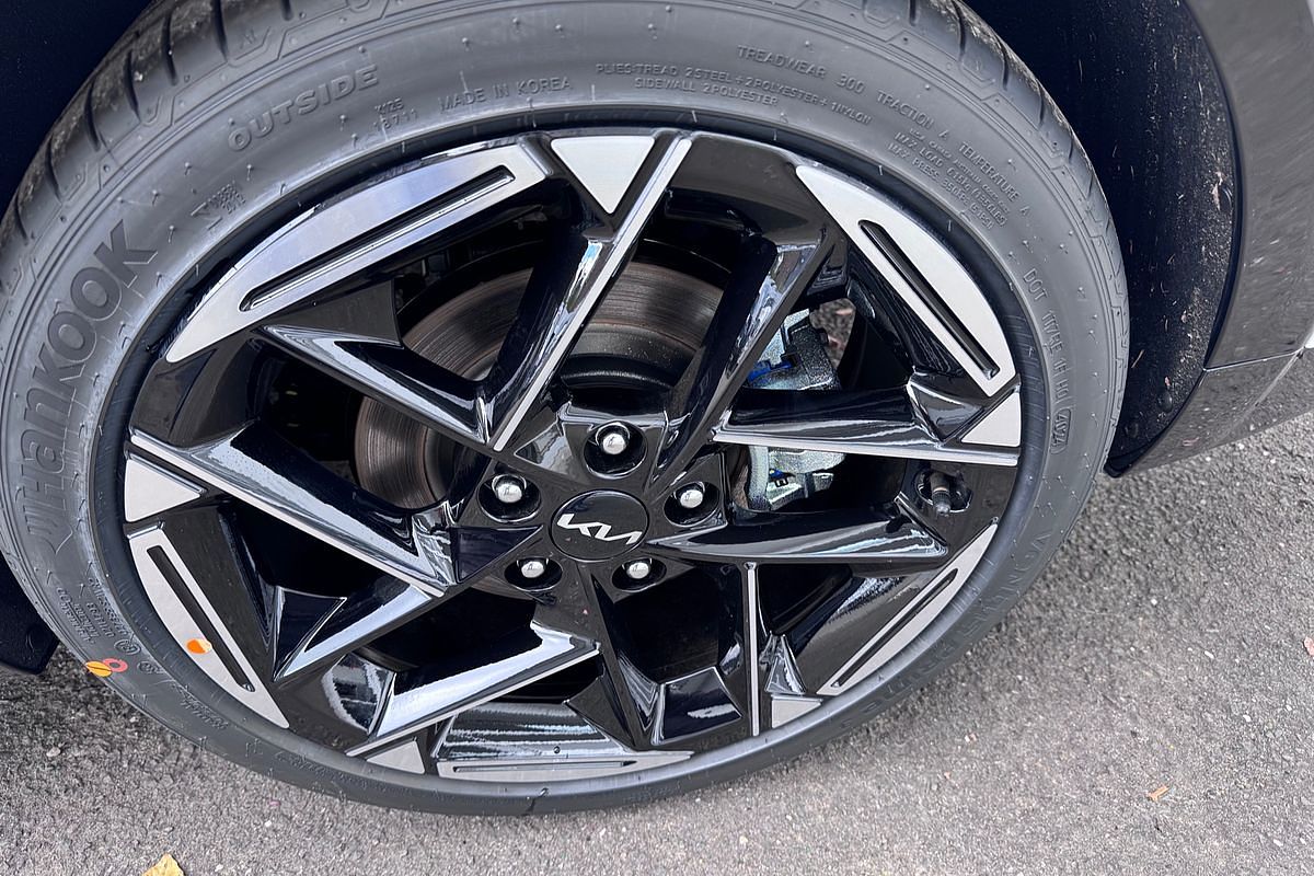 2024 Kia K4 GT-Line CL4m
