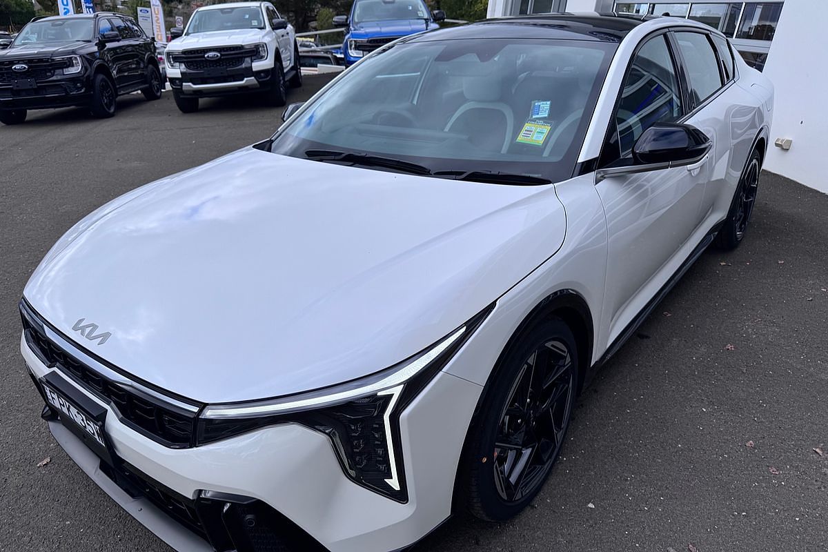 2024 Kia K4 GT-Line CL4m