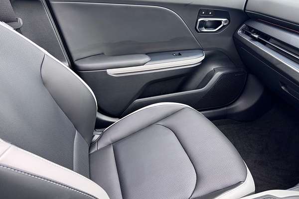 2024 Kia K4 GT-Line CL4m