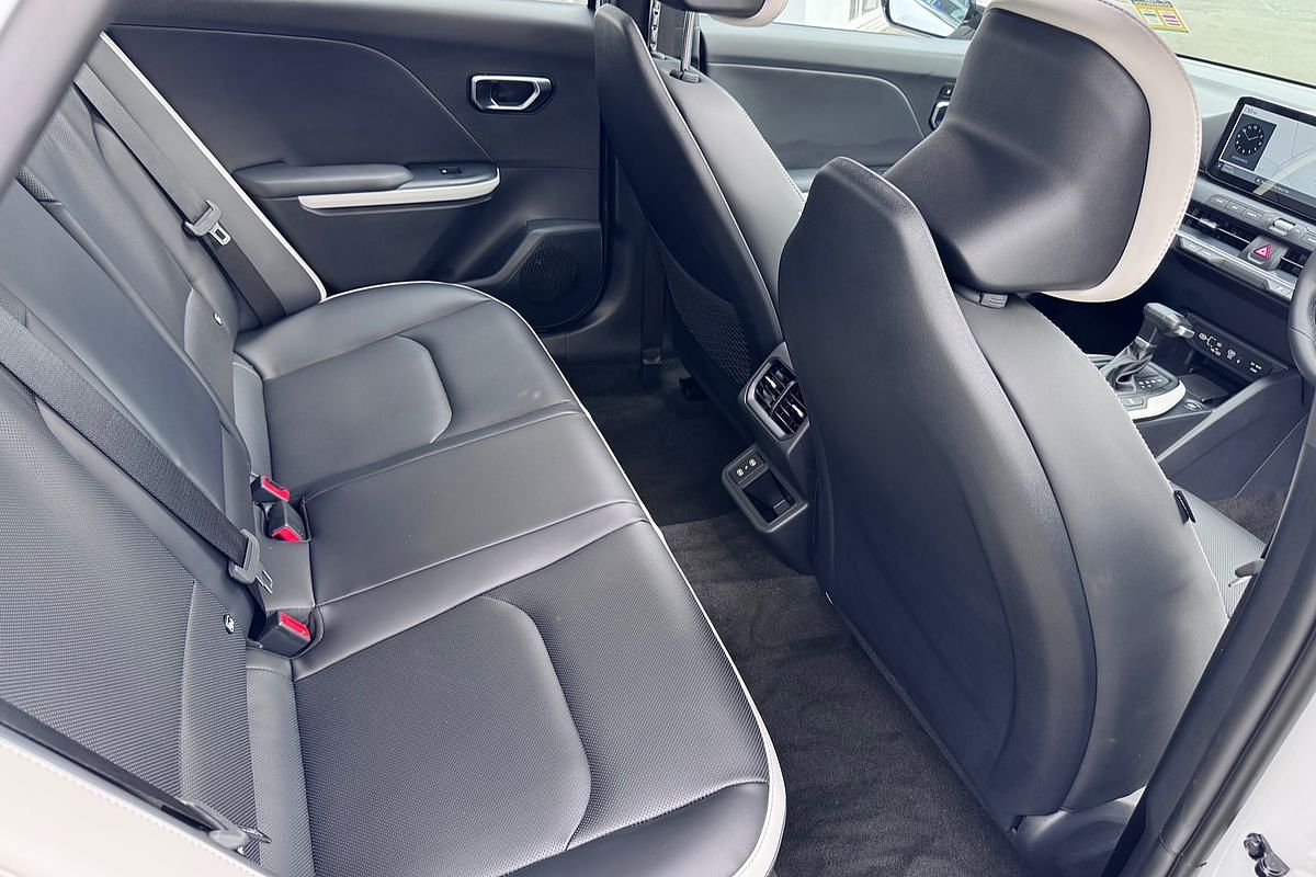 2024 Kia K4 GT-Line CL4m