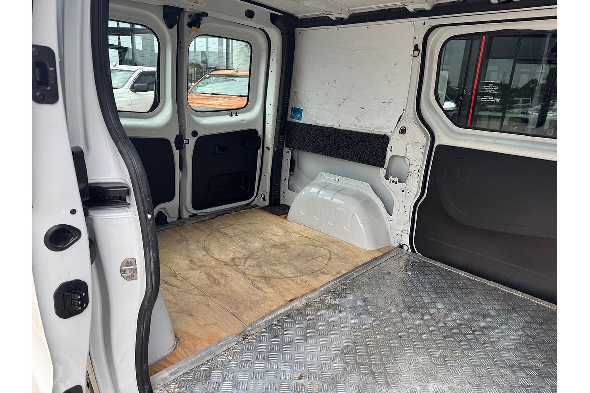 2021 Mitsubishi Express GLX SN SWB