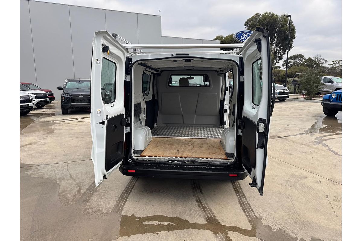 2021 Mitsubishi Express GLX SN SWB