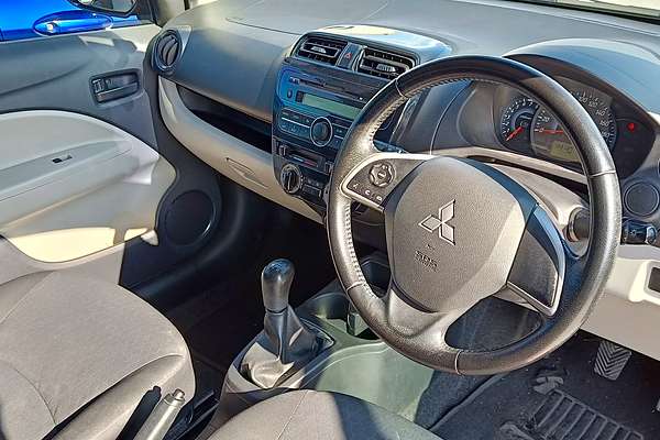 2014 Mitsubishi Mirage ES LA