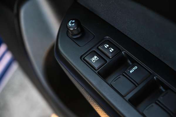 2016 Suzuki Swift GL Navigator FZ