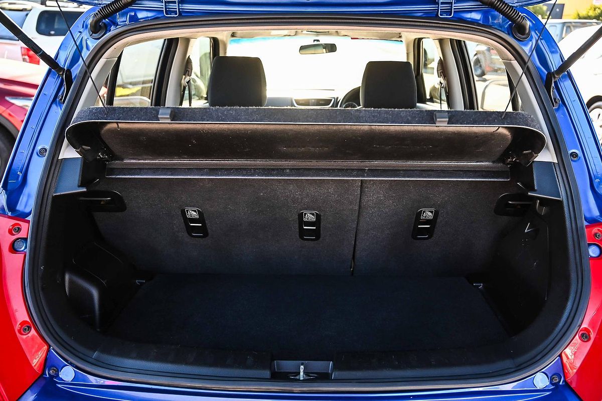 2016 Suzuki Swift GL Navigator FZ