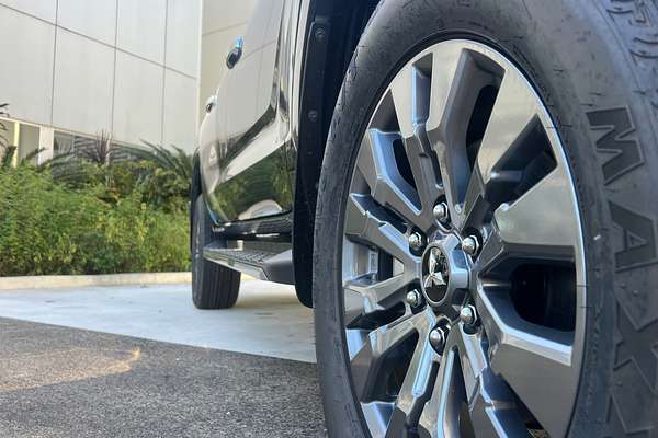 2024 Mitsubishi Triton GLS MV 4X4