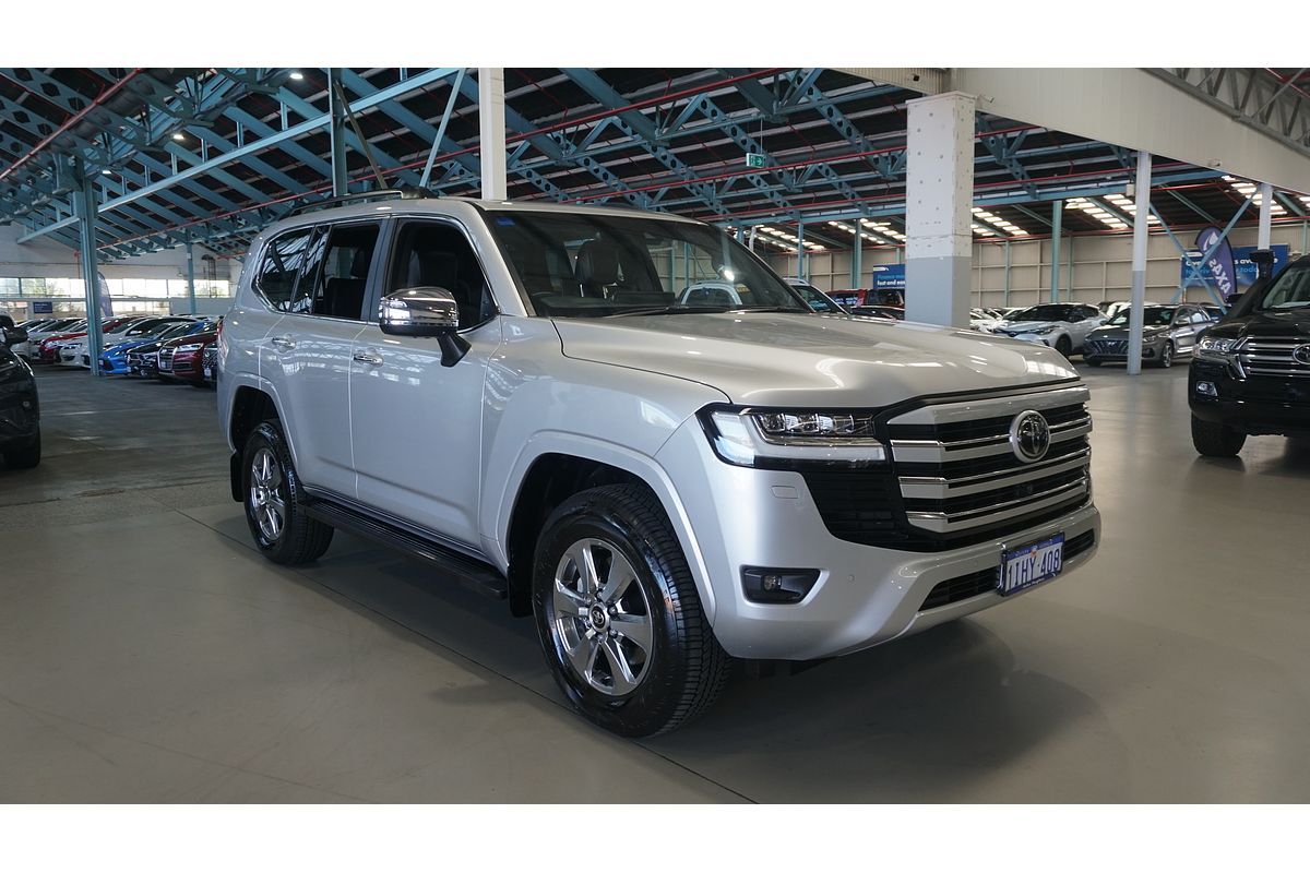 2022 Toyota Landcruiser Sahara FJA300R