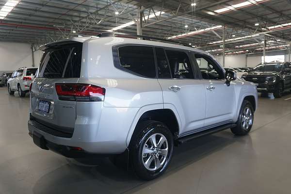 2022 Toyota Landcruiser Sahara FJA300R