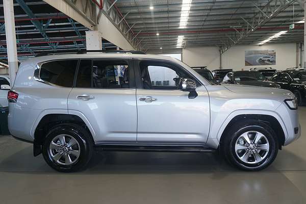 2022 Toyota Landcruiser Sahara FJA300R