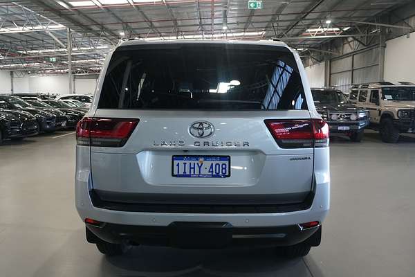 2022 Toyota Landcruiser Sahara FJA300R