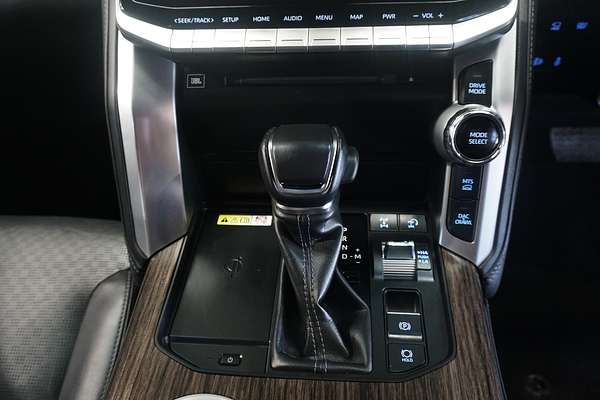 2022 Toyota Landcruiser Sahara FJA300R