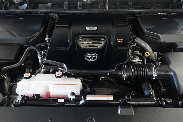 2022 Toyota Landcruiser Sahara FJA300R