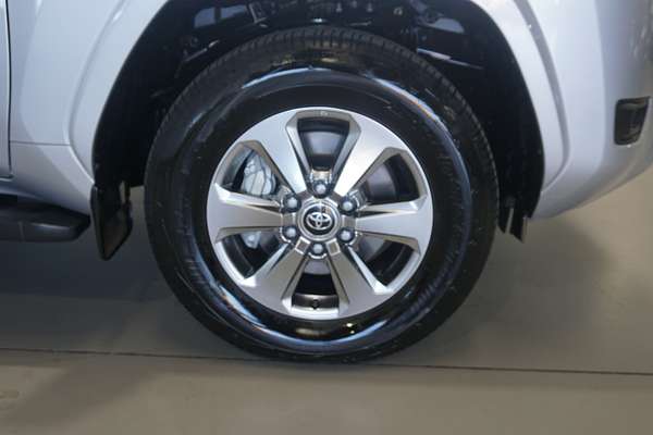 2022 Toyota Landcruiser Sahara FJA300R