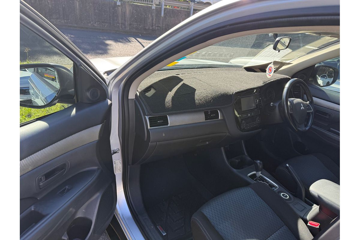2014 Mitsubishi Outlander ES ZJ