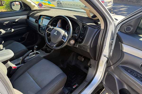 2014 Mitsubishi Outlander ES ZJ
