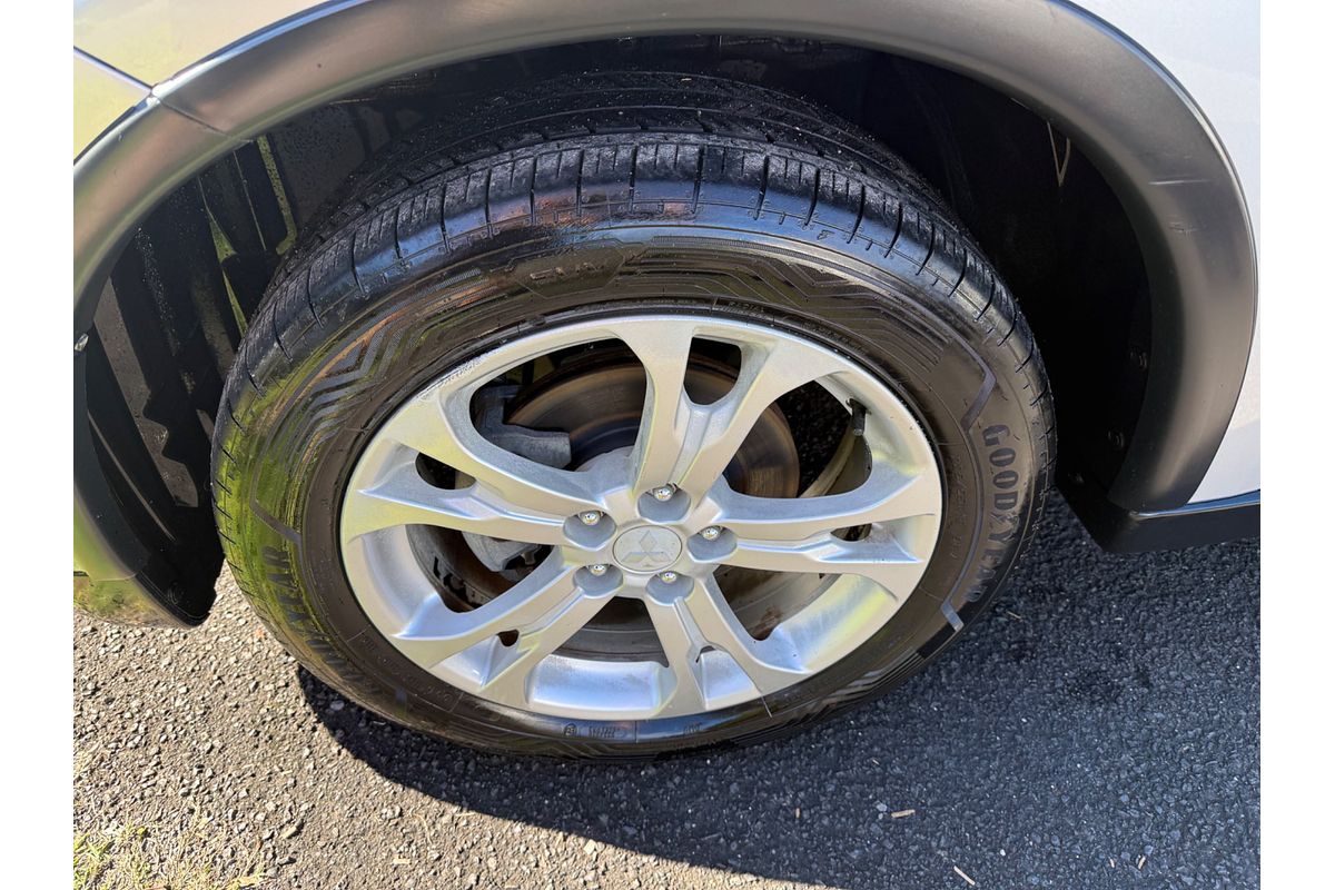 2014 Mitsubishi Outlander ES ZJ