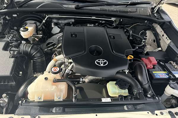 2020 Toyota Hilux SR5 GUN126R 4X4