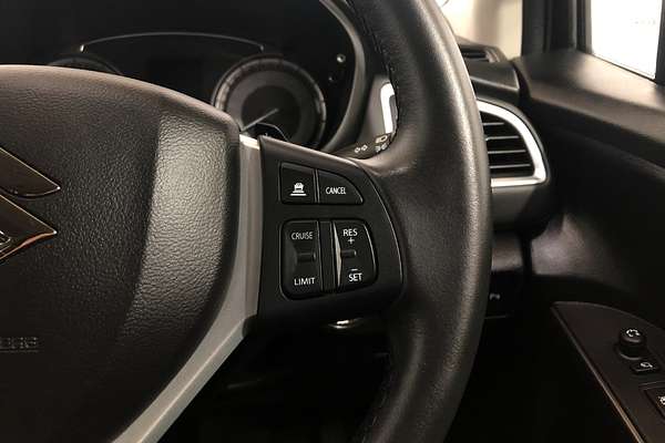 2023 Suzuki S-Cross JYB