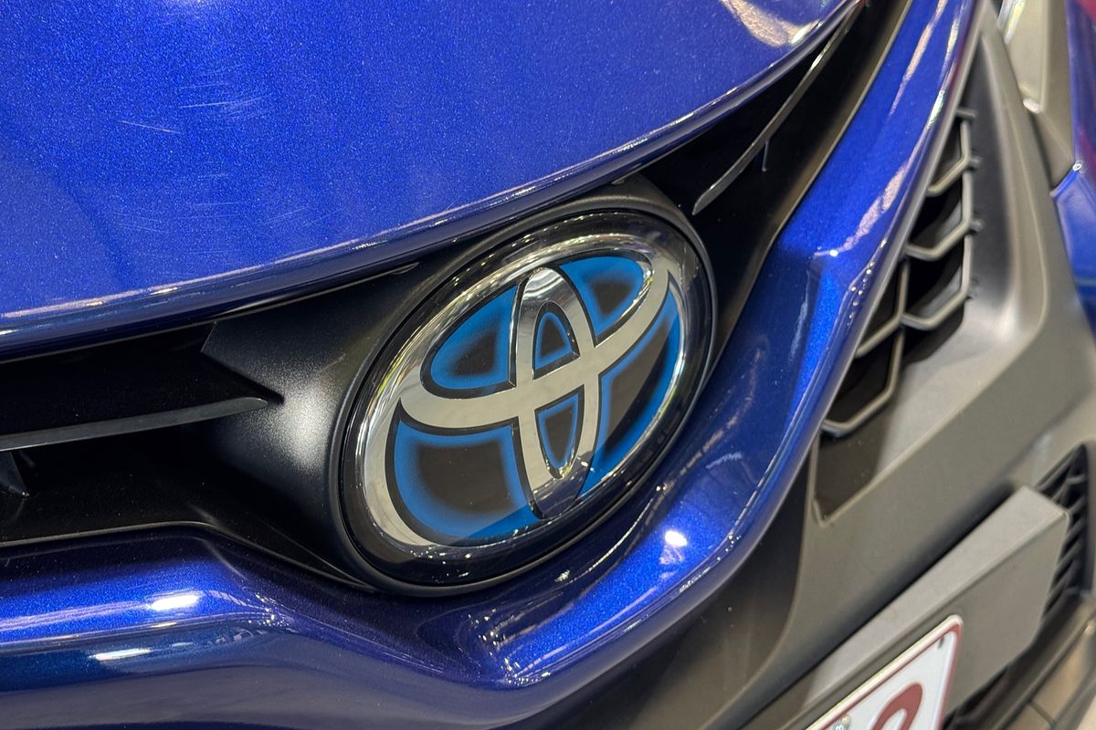 2022 Toyota Camry Ascent Sport AXVH70R