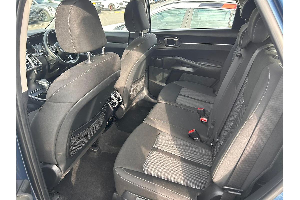 2023 Kia Sorento S MQ4