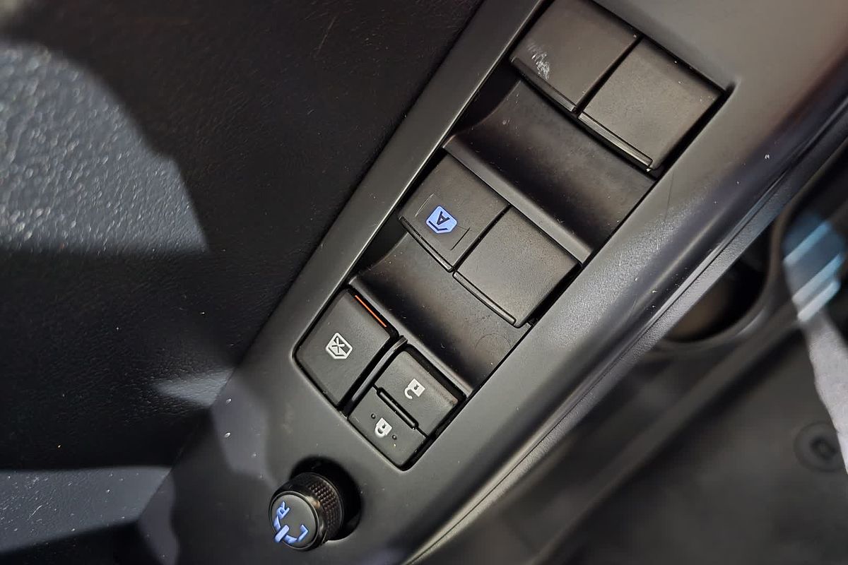 2019 Toyota Hilux Hilux 4x2 SR 2.8L T Diesel Automatic Double Cab GUN136R Rear Wheel Drive