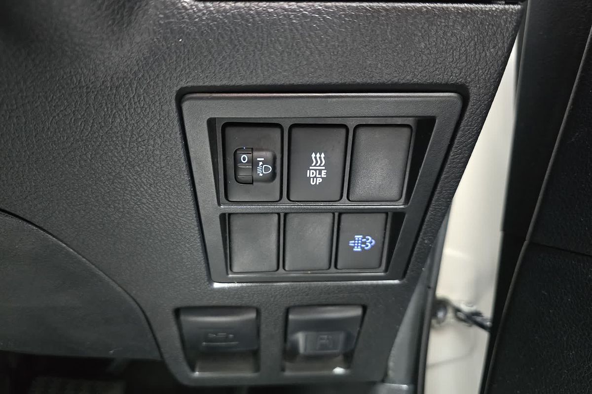 2019 Toyota Hilux Hilux 4x2 SR 2.8L T Diesel Automatic Double Cab GUN136R Rear Wheel Drive