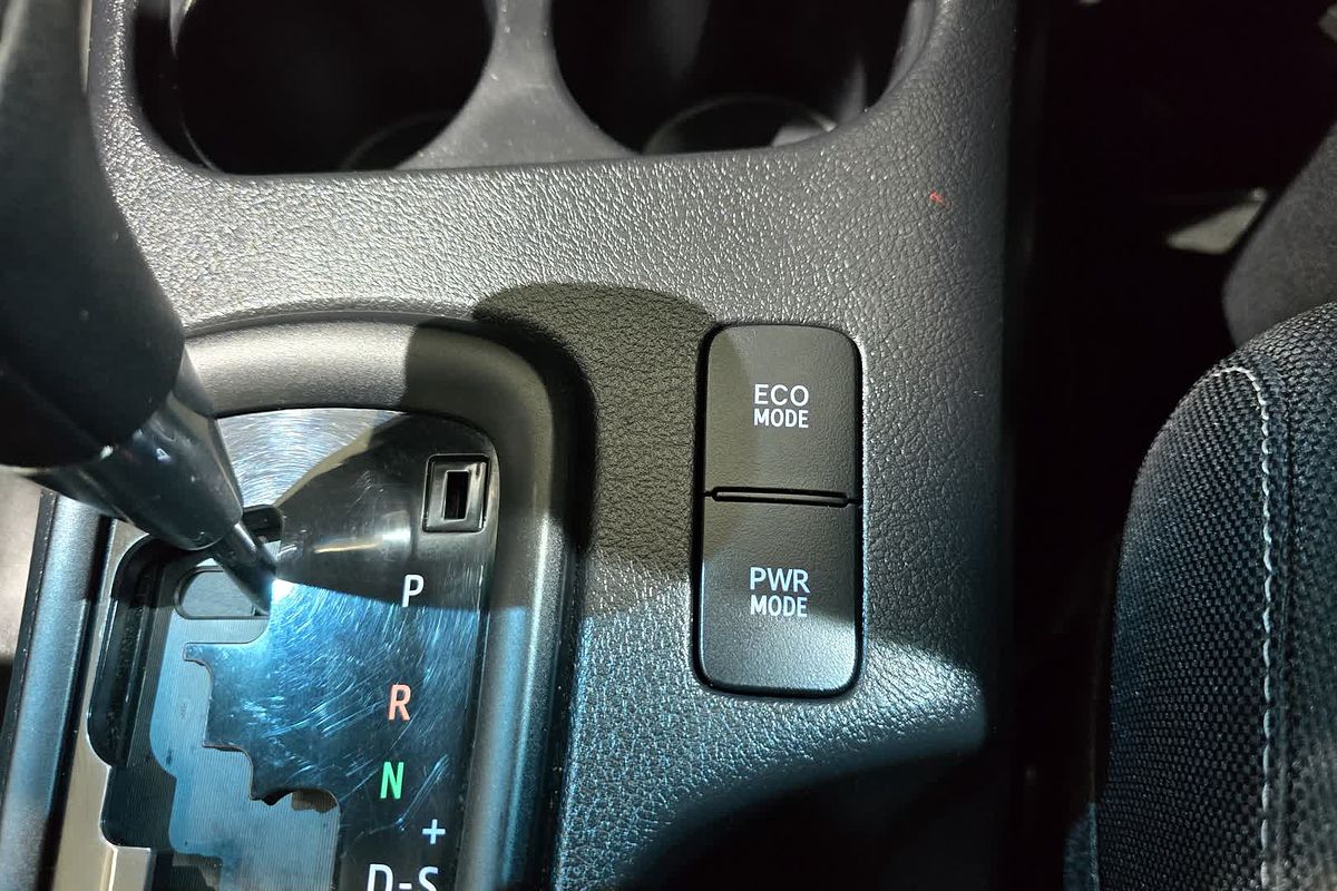 2019 Toyota Hilux Hilux 4x2 SR 2.8L T Diesel Automatic Double Cab GUN136R Rear Wheel Drive