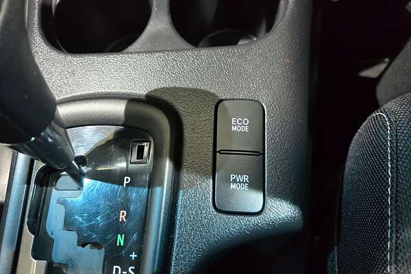2019 Toyota Hilux Hilux 4x2 SR 2.8L T Diesel Automatic Double Cab GUN136R Rear Wheel Drive