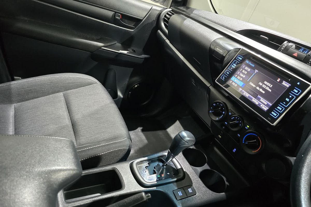 2019 Toyota Hilux Hilux 4x2 SR 2.8L T Diesel Automatic Double Cab GUN136R Rear Wheel Drive