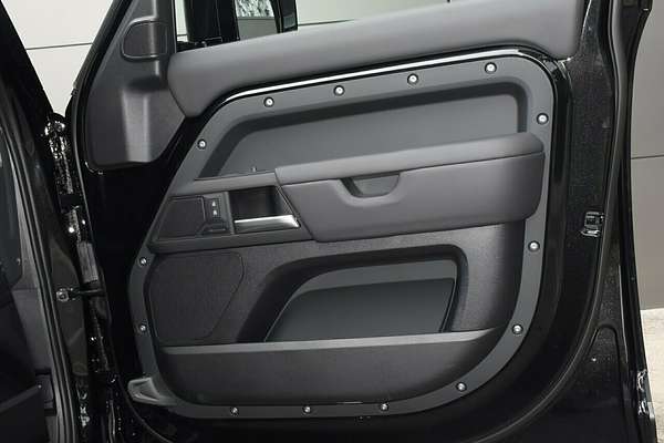 2024 Land Rover Defender 110 P400e X-Dynamic HSE L663