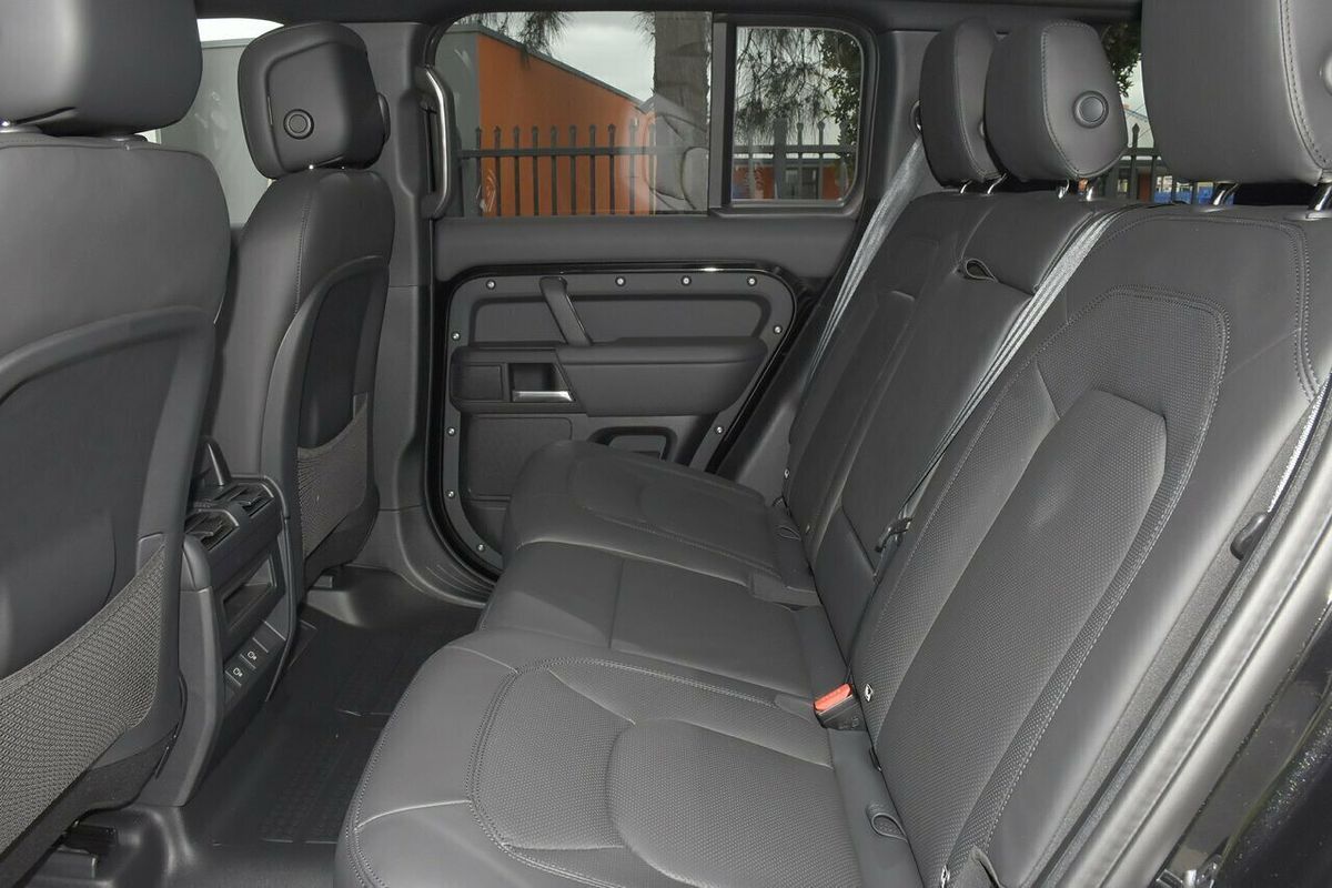 2024 Land Rover Defender 110 P400e X-Dynamic HSE L663