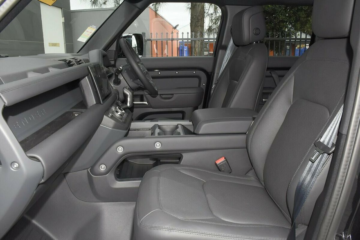 2024 Land Rover Defender 110 P400e X-Dynamic HSE L663