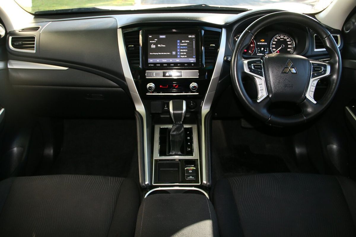 2022 Mitsubishi Pajero Sport GLX QF