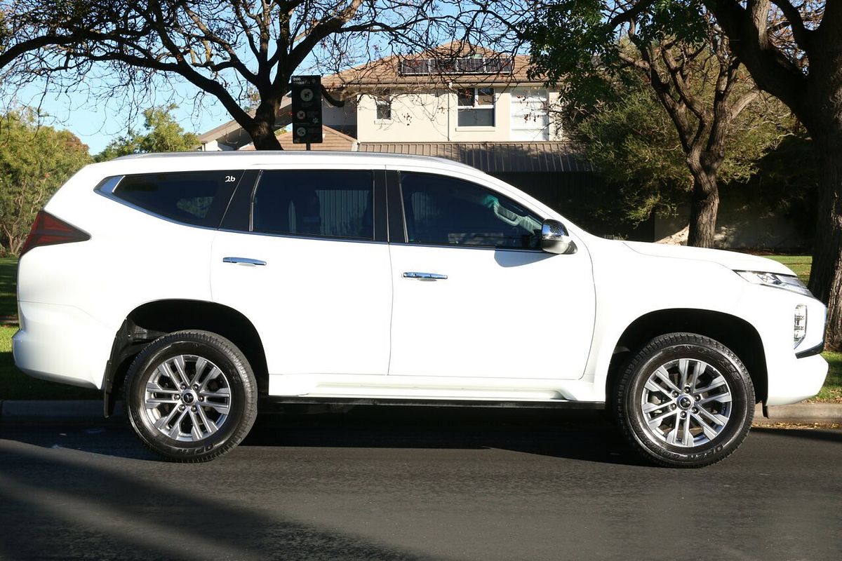 2022 Mitsubishi Pajero Sport GLX QF